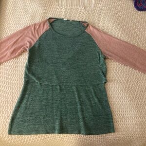 Bearsland green Long Sleeve nursing top size large gently worn